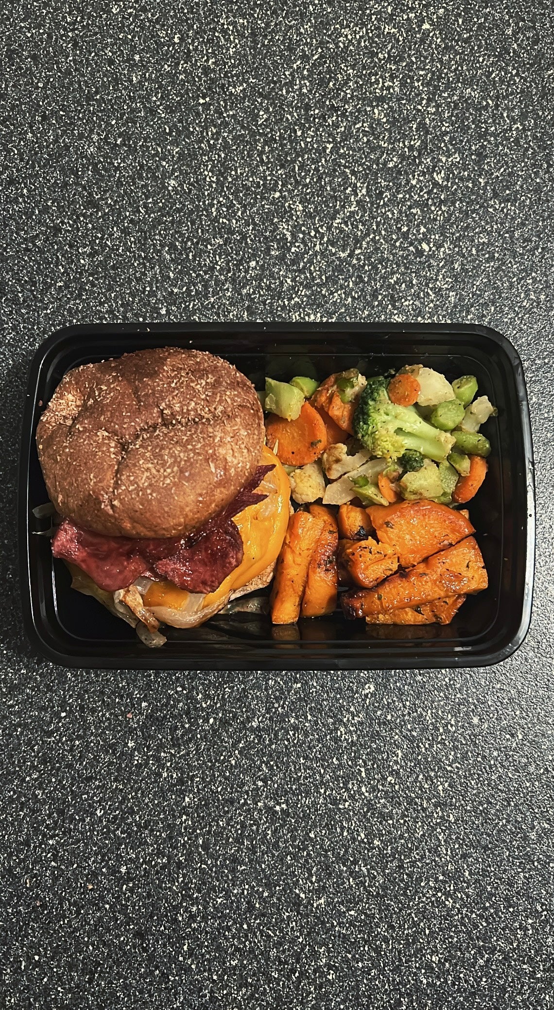 BURGERS: Turkey Bacon Cheeseburger🍔