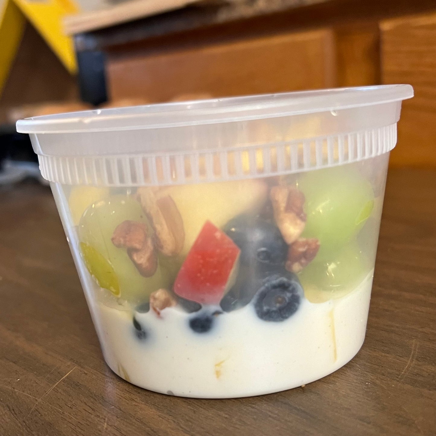 Honey Yogurt Fruit Salad (16oz)🍦(plant based🌱)